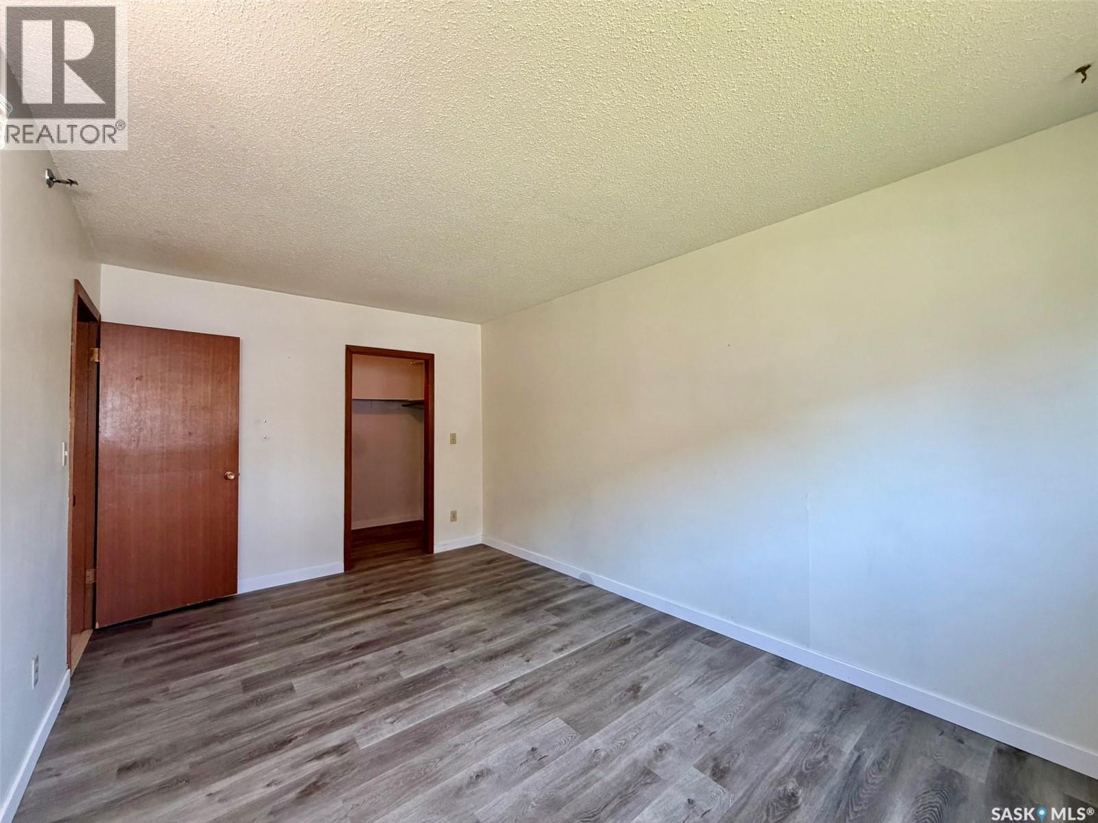 #109 2536 Parliament AVENUE - 25
