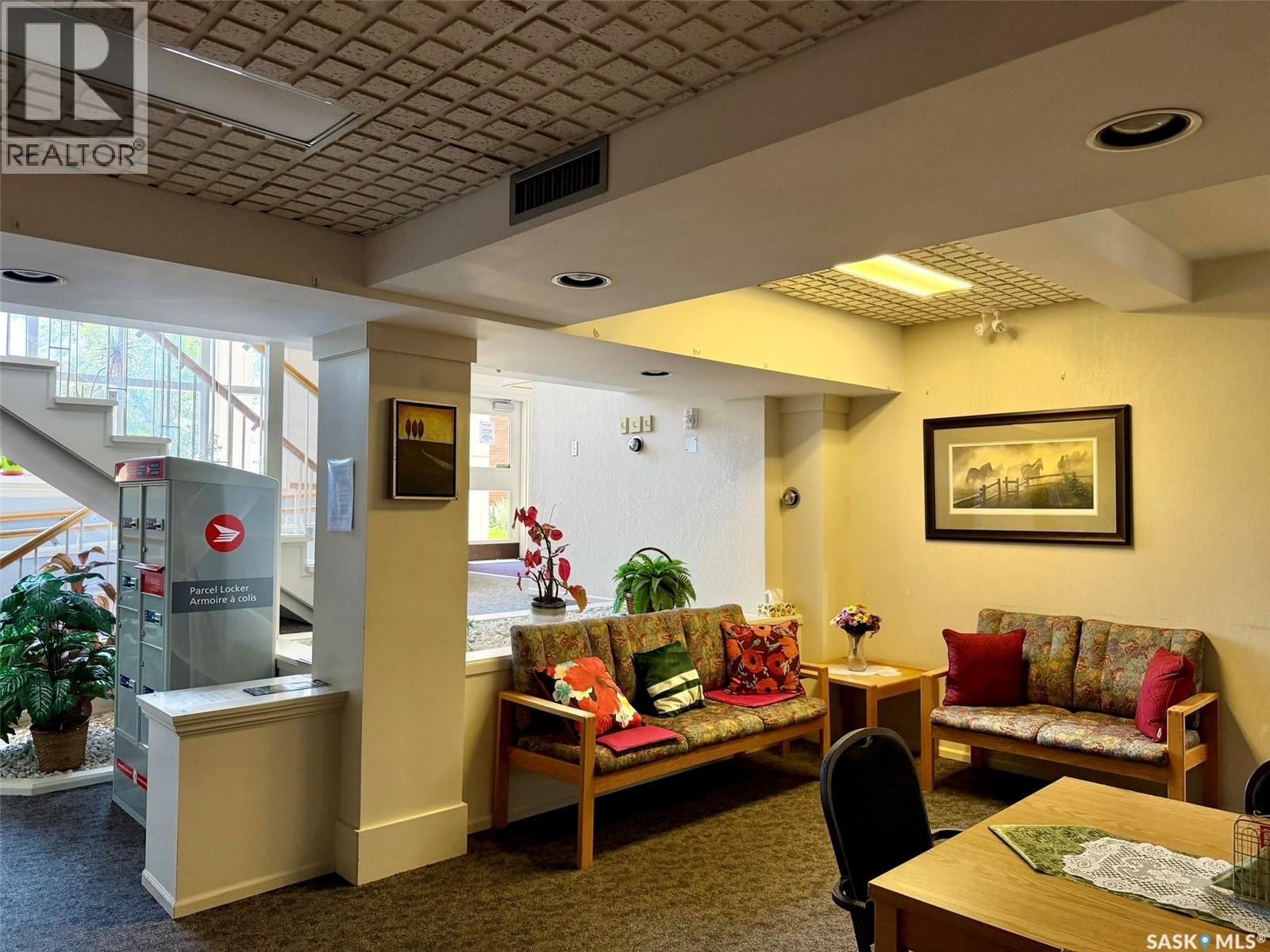 #109 2536 Parliament AVENUE - 31
