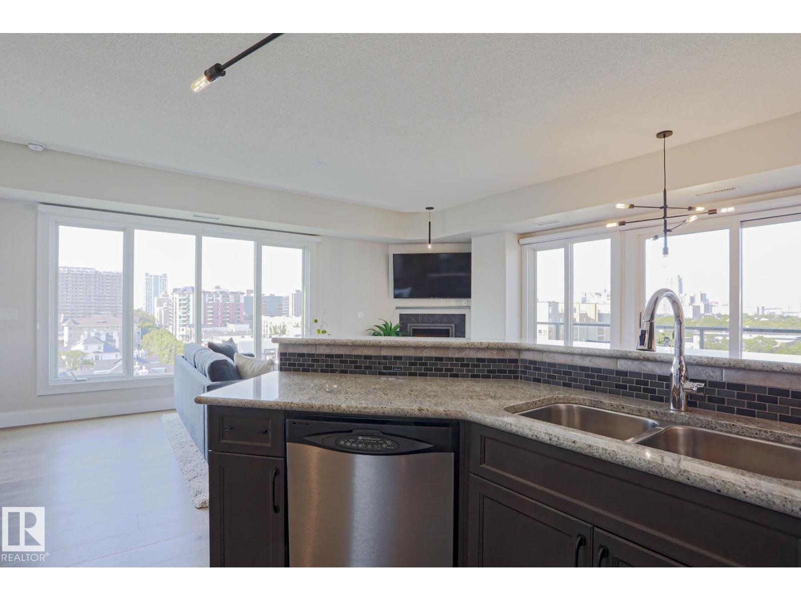 #703 10303 111 ST NW - 34