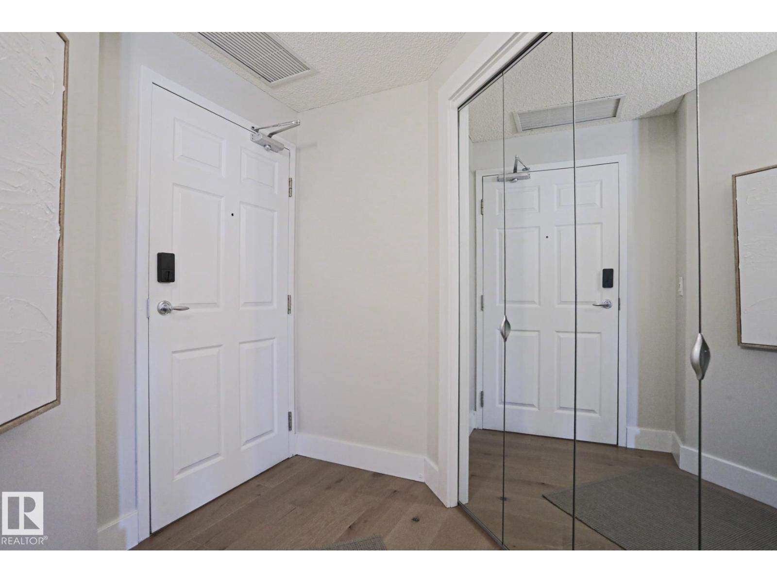 #703 10303 111 ST NW - 35