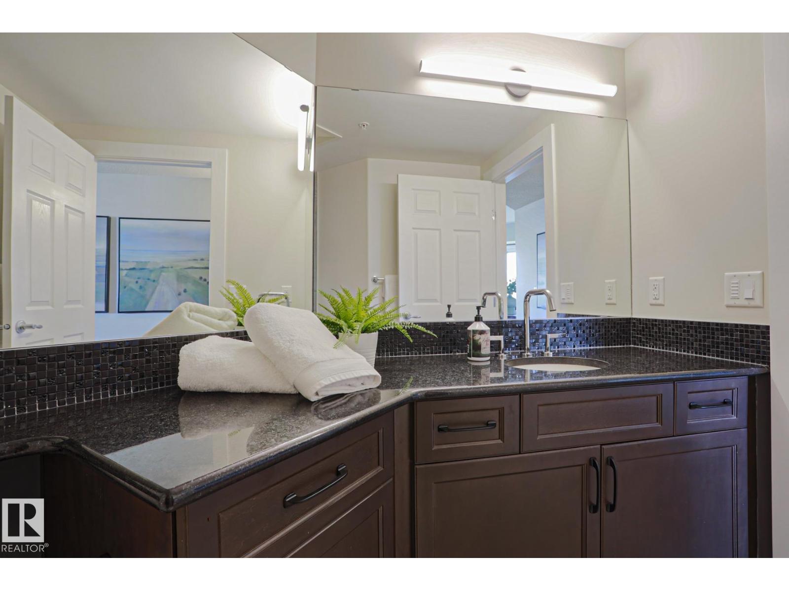 #703 10303 111 ST NW - 29
