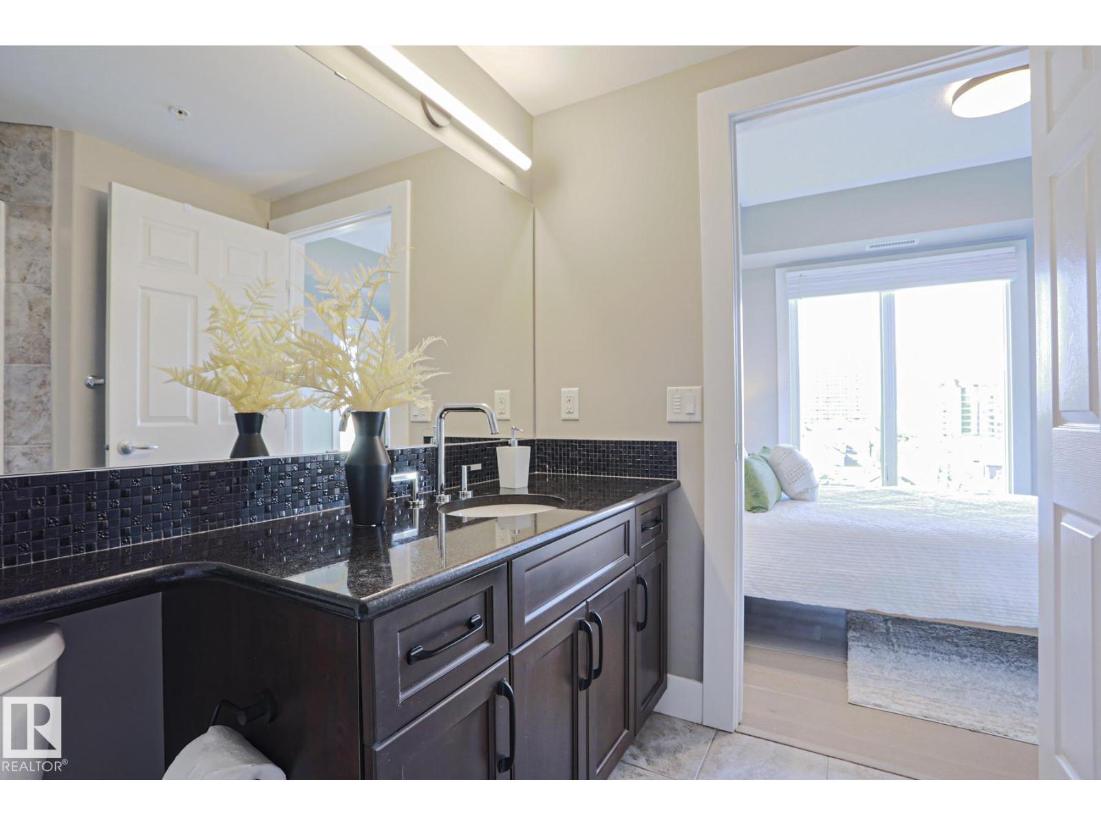 #703 10303 111 ST NW - 21