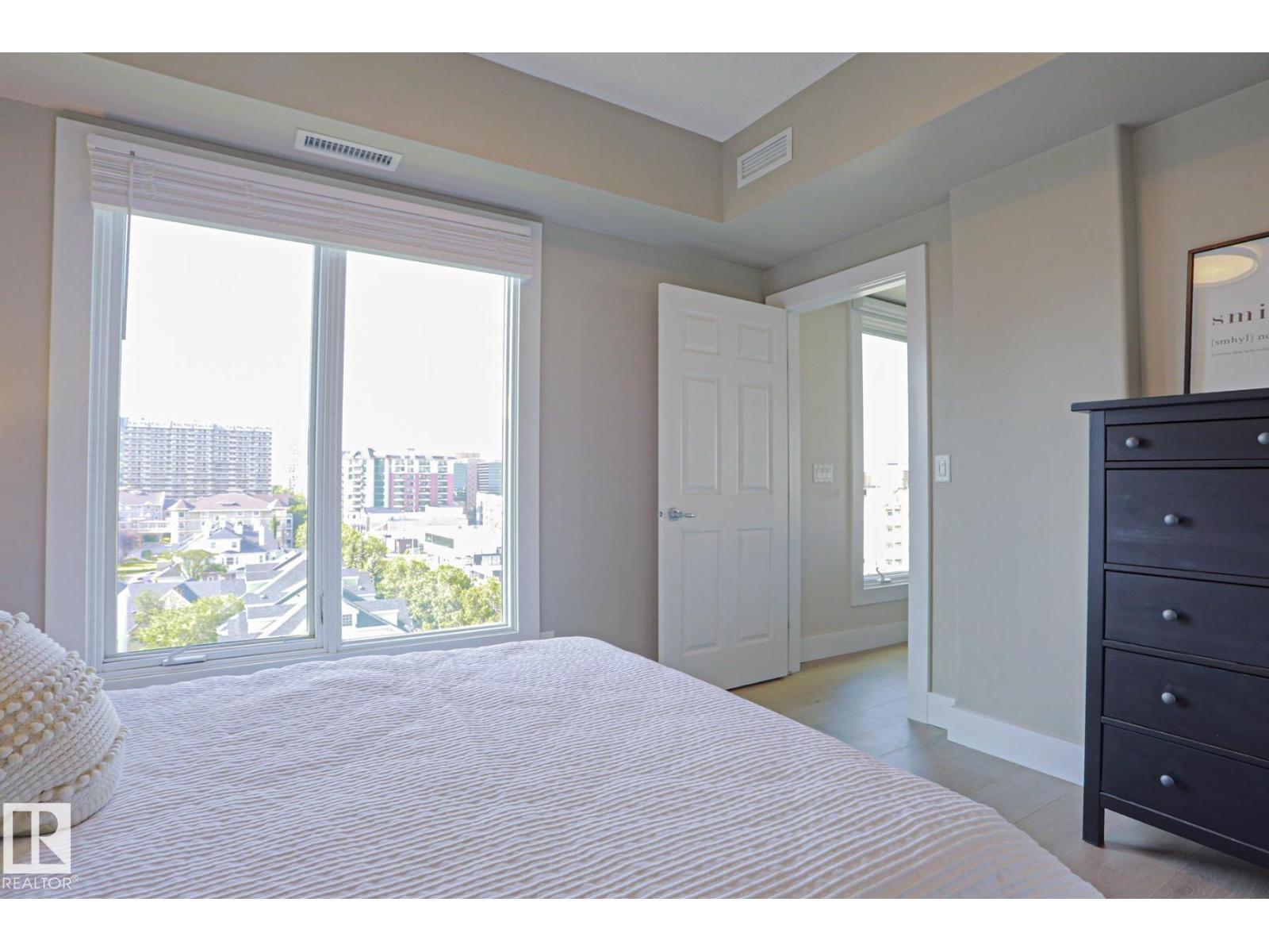 #703 10303 111 ST NW - 18