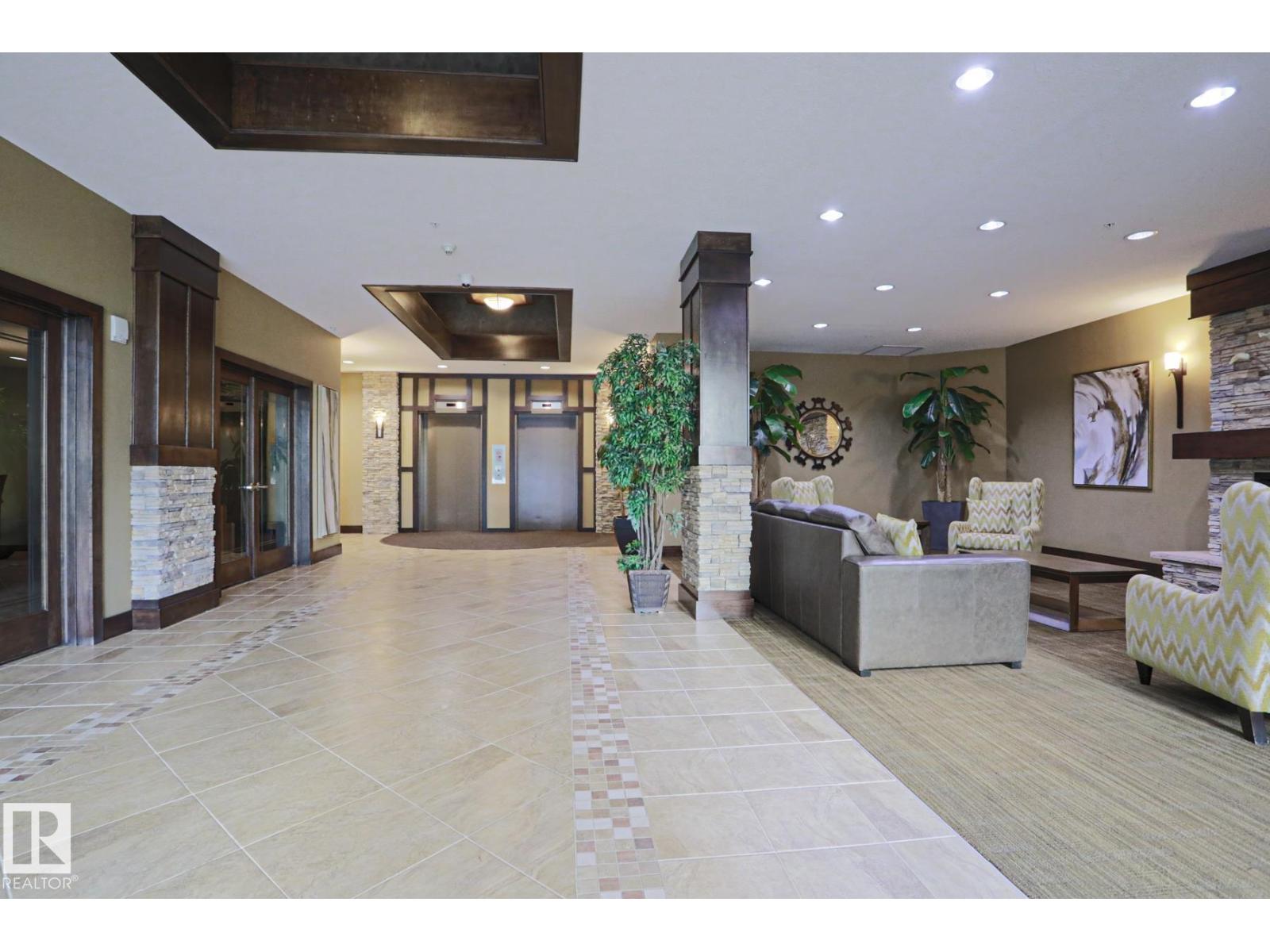 #703 10303 111 ST NW - 42