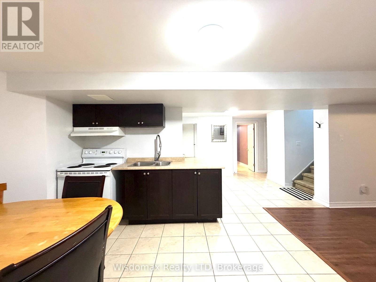 1 CRYSLER CRESCENT - 23