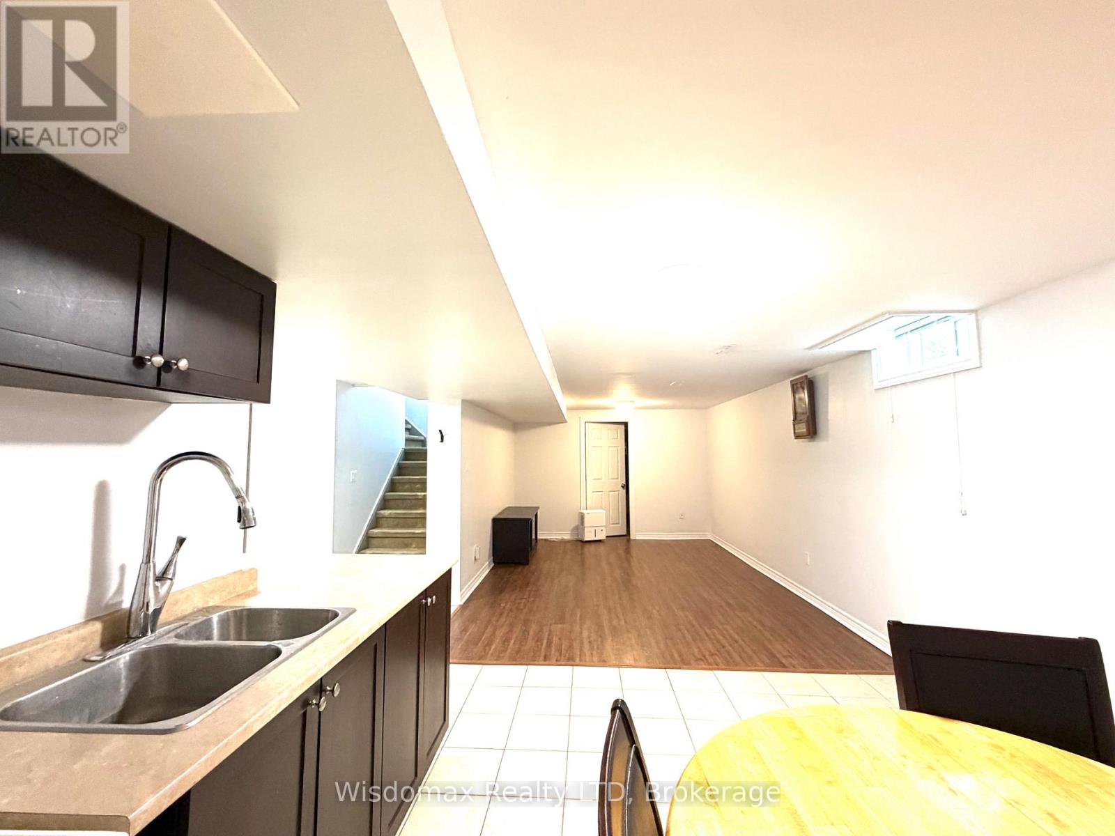 1 CRYSLER CRESCENT - 24