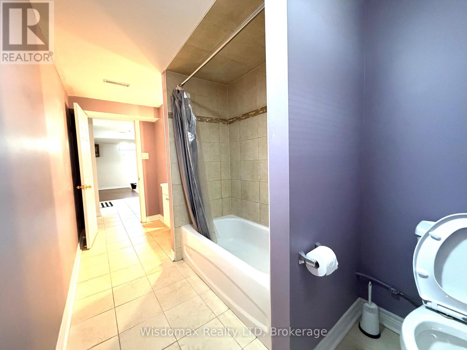 1 CRYSLER CRESCENT - 28