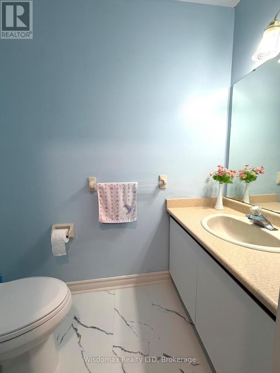 1 CRYSLER CRESCENT - 34