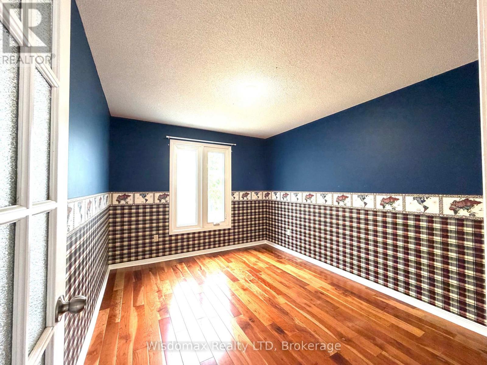 1 CRYSLER CRESCENT - 8