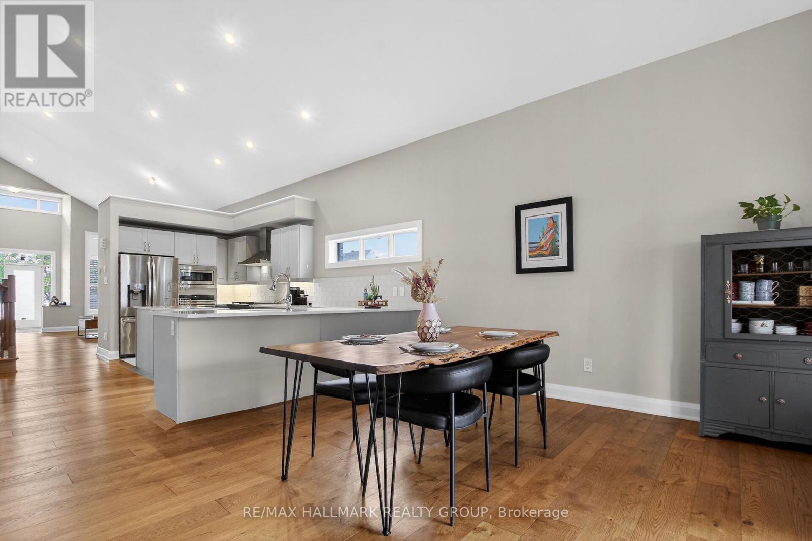 341 SERENADE CRESCENT - 12