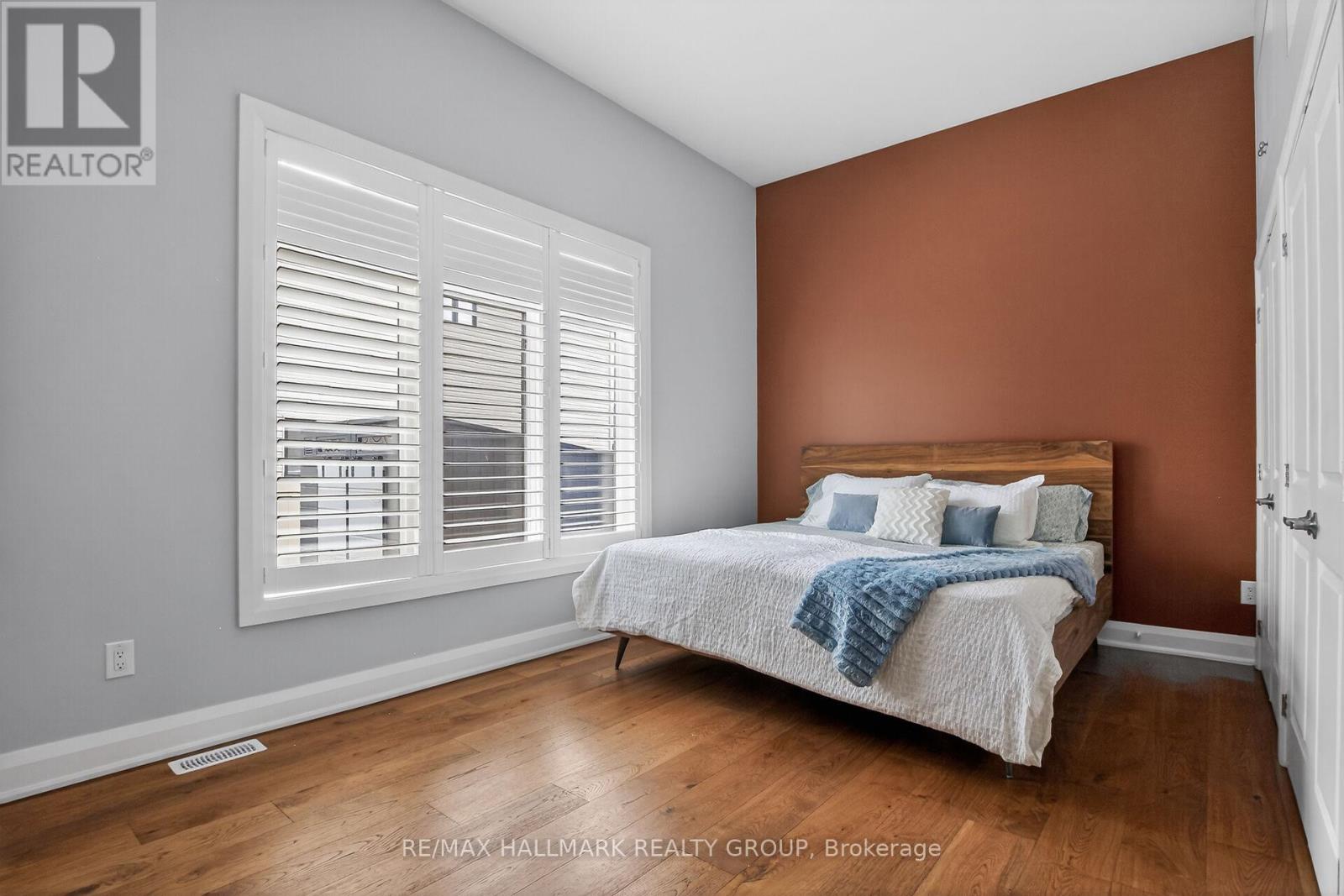 341 SERENADE CRESCENT - 16