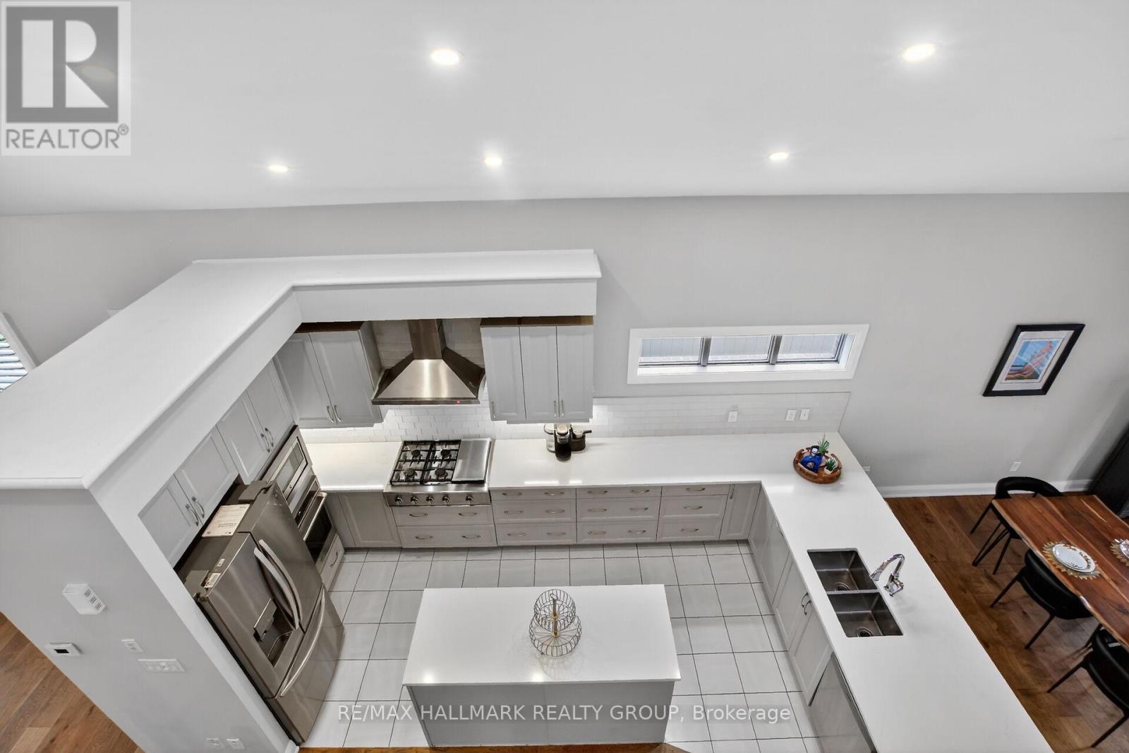 341 SERENADE CRESCENT - 21