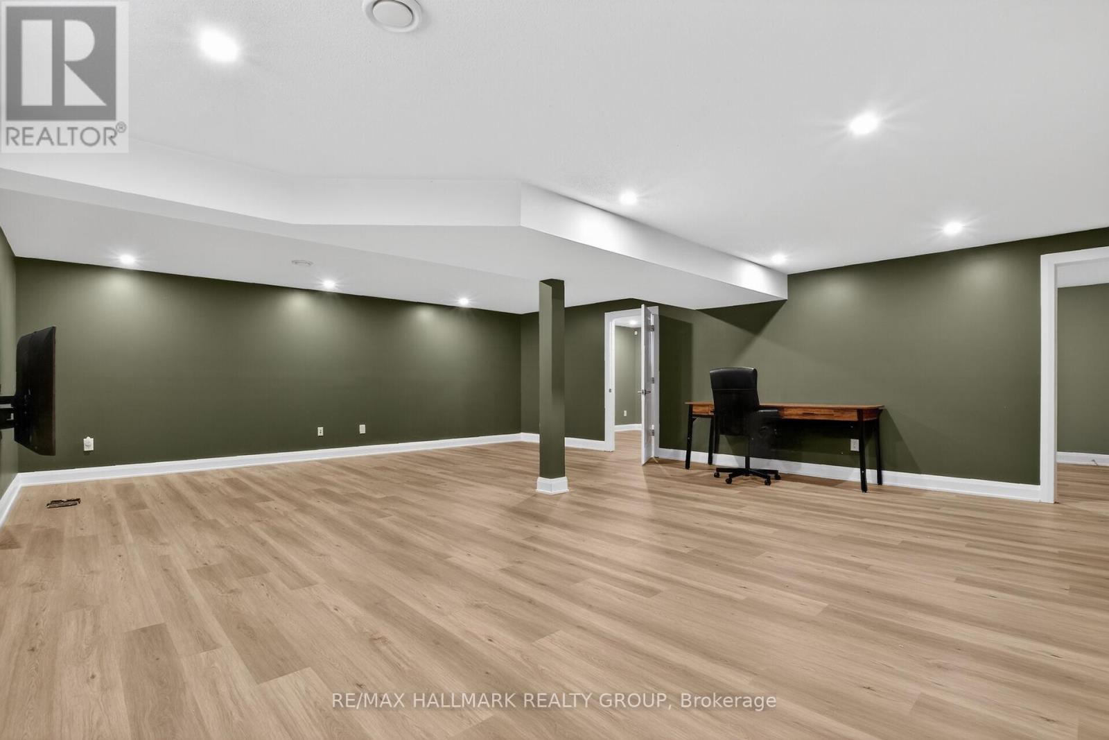 341 SERENADE CRESCENT - 26