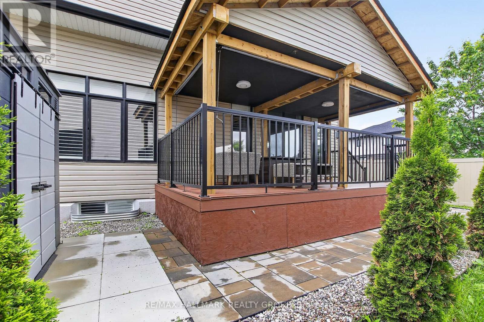 341 SERENADE CRESCENT - 29