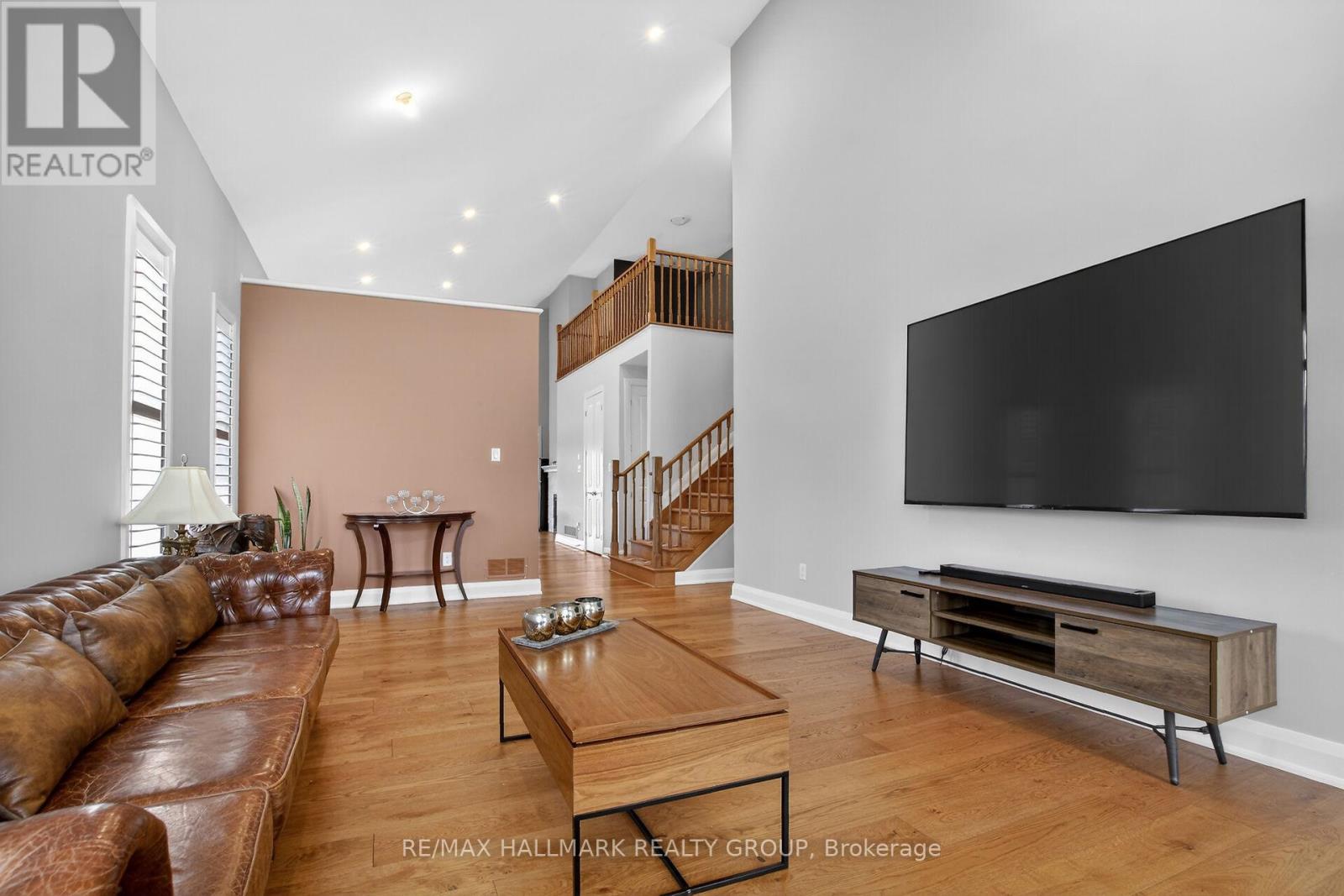 341 SERENADE CRESCENT - 7