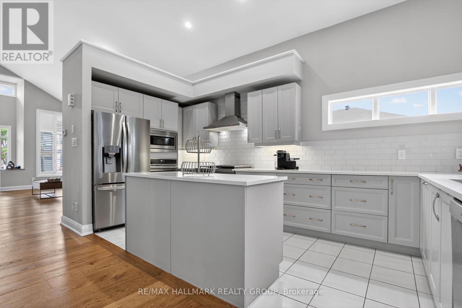 341 SERENADE CRESCENT - 8