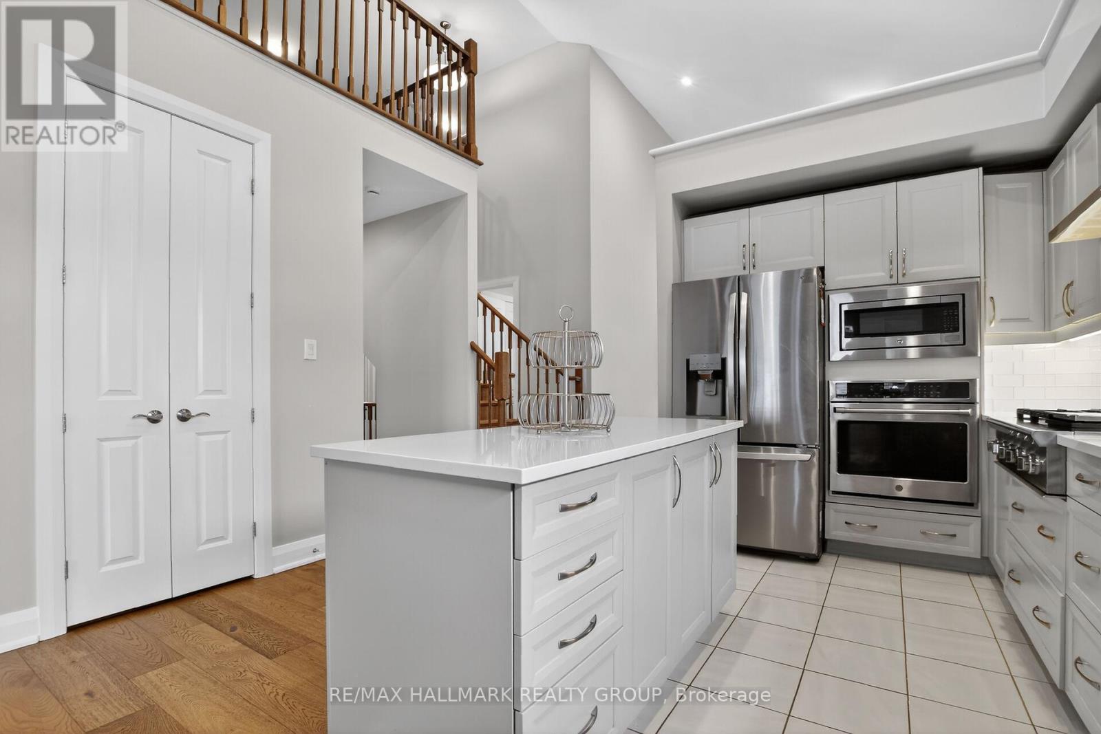 341 SERENADE CRESCENT - 9