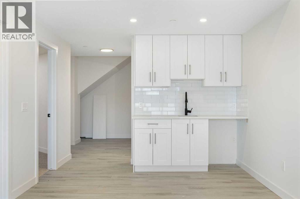 25 St. Andrews Close - 25