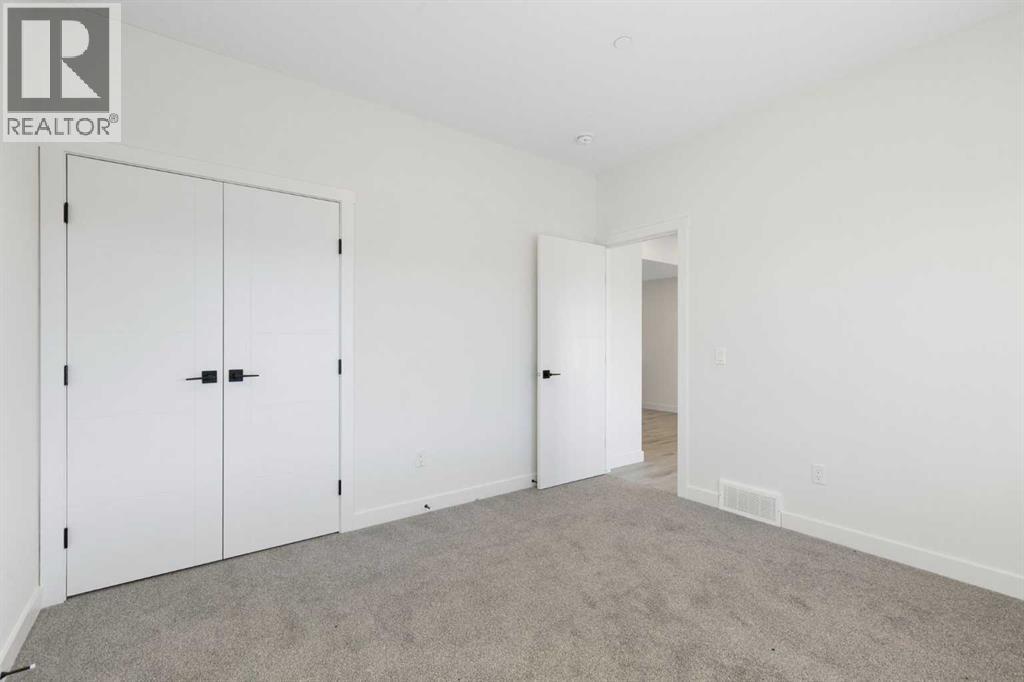 25 St. Andrews Close - 27