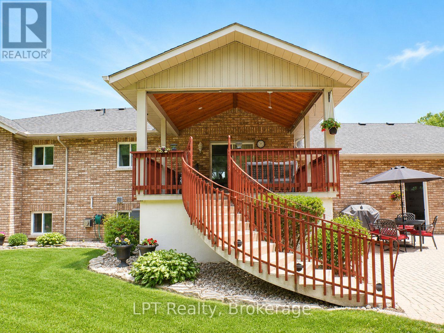 10 VICARI ROAD - 24