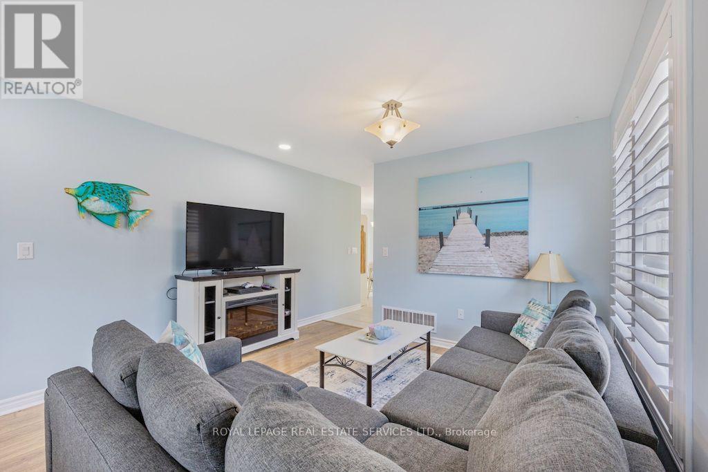 74 ROBERT STREET S - 18