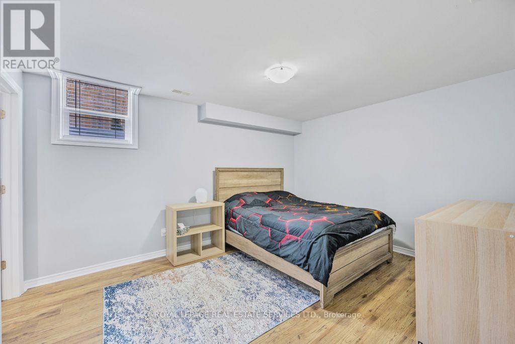 74 ROBERT STREET S - 25