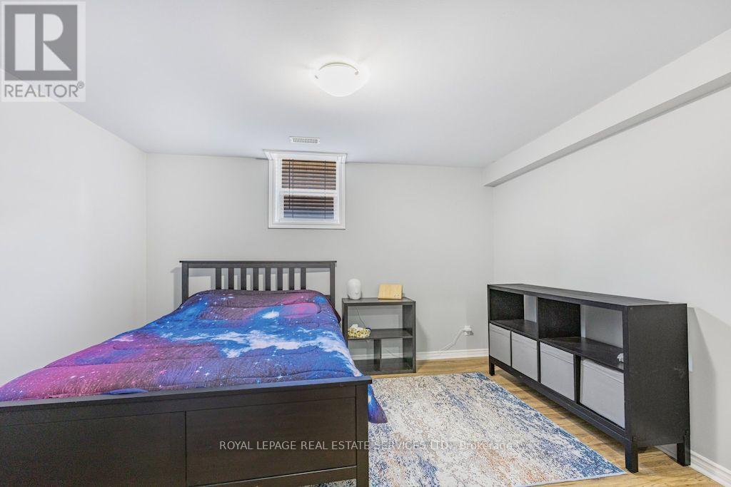 74 ROBERT STREET S - 27