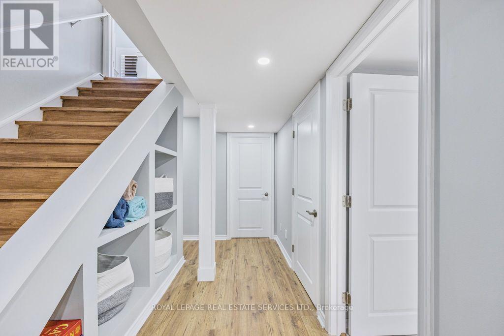 74 ROBERT STREET S - 29