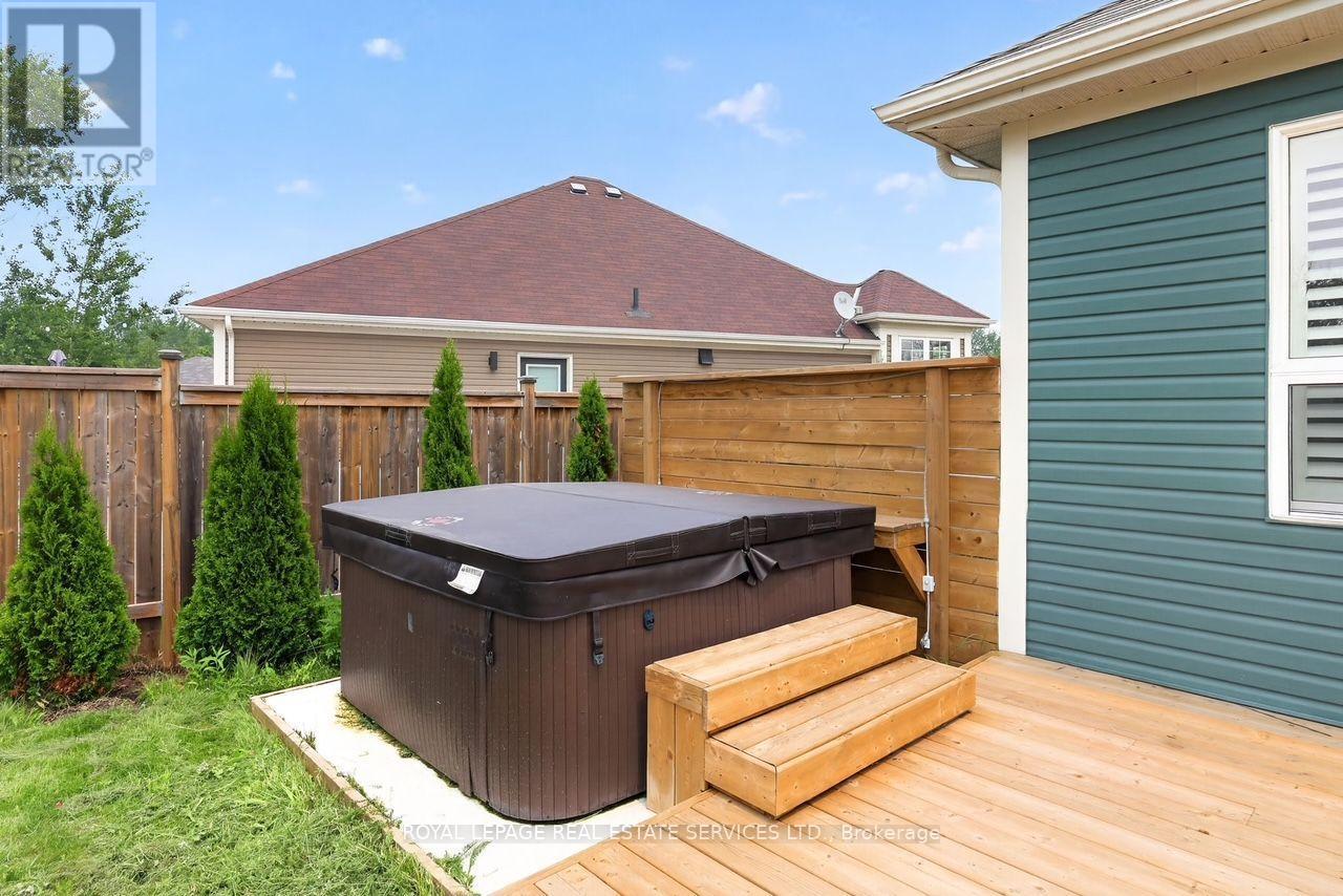 74 ROBERT STREET S - 32