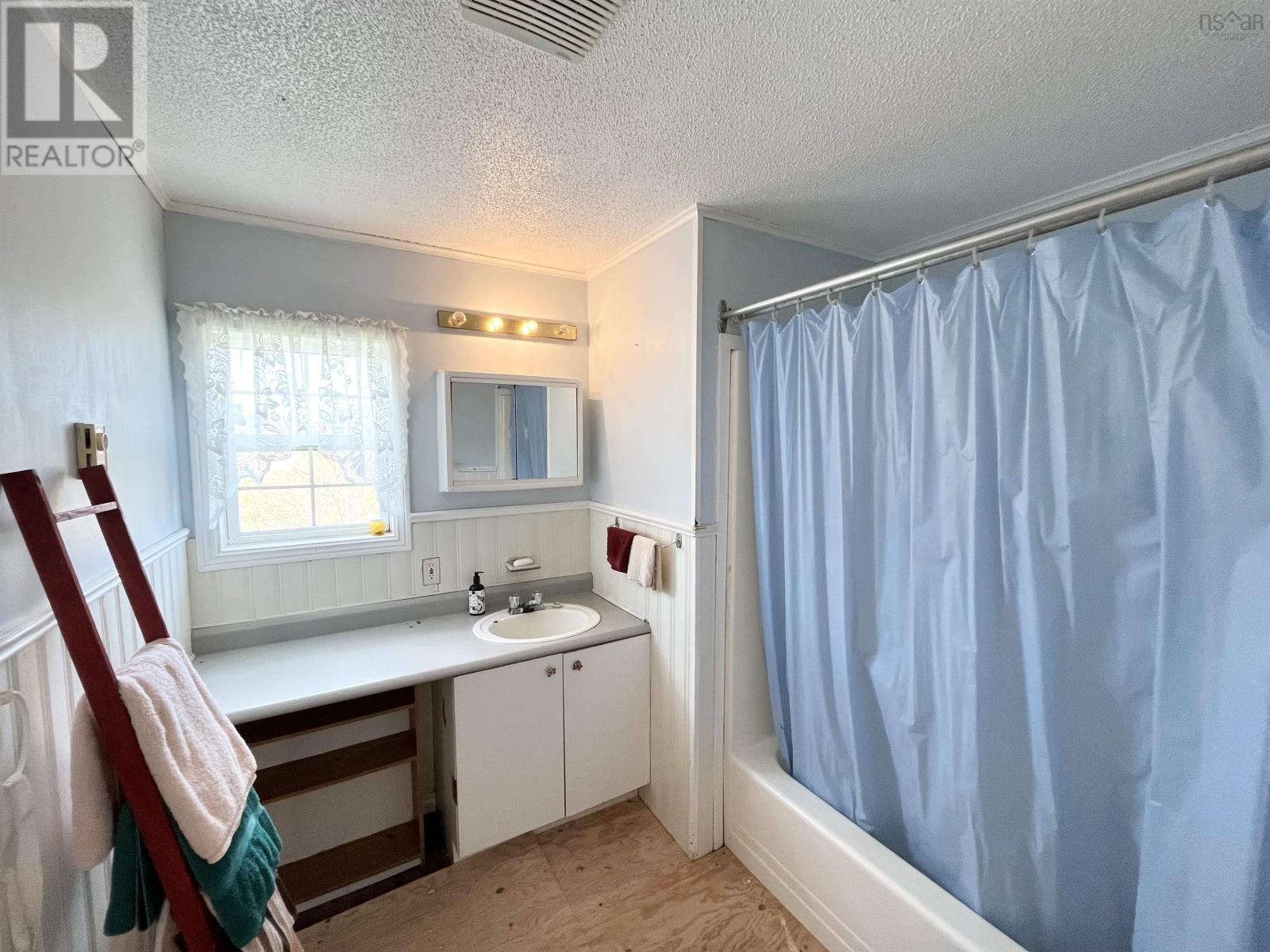 23 New Road - 11