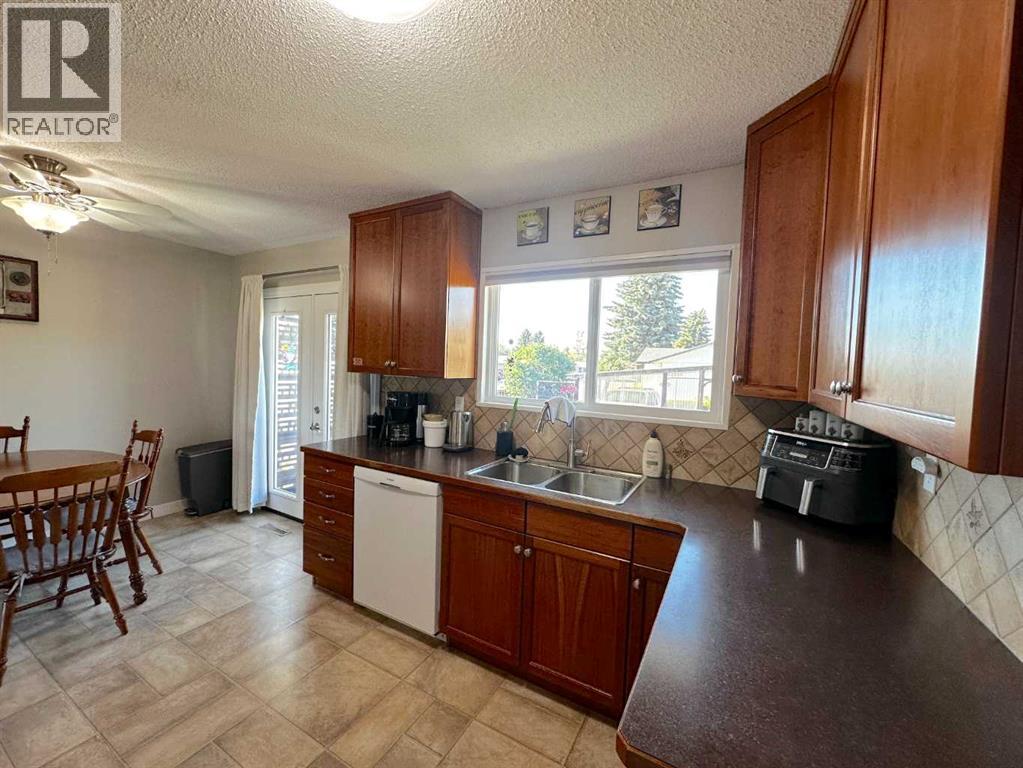 129 Greenview Close N - Image 8