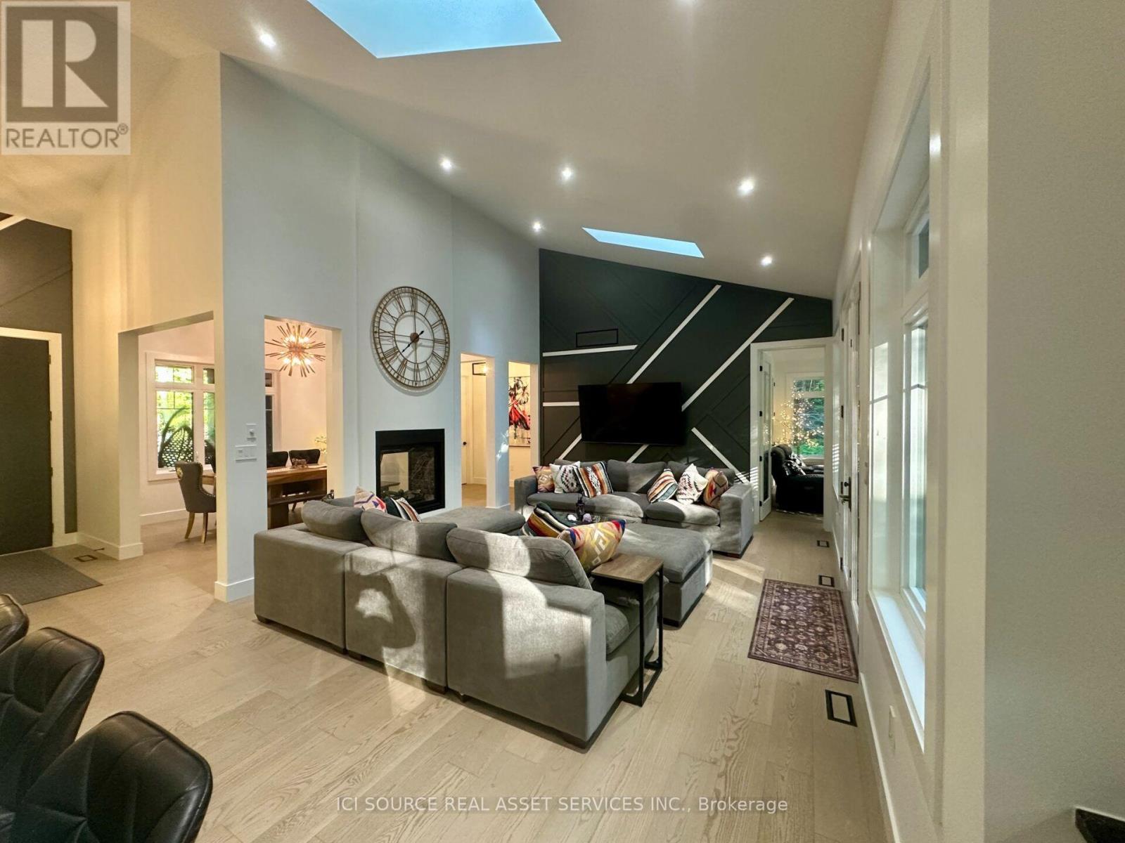 13 TIMBERRUN COURT - 10