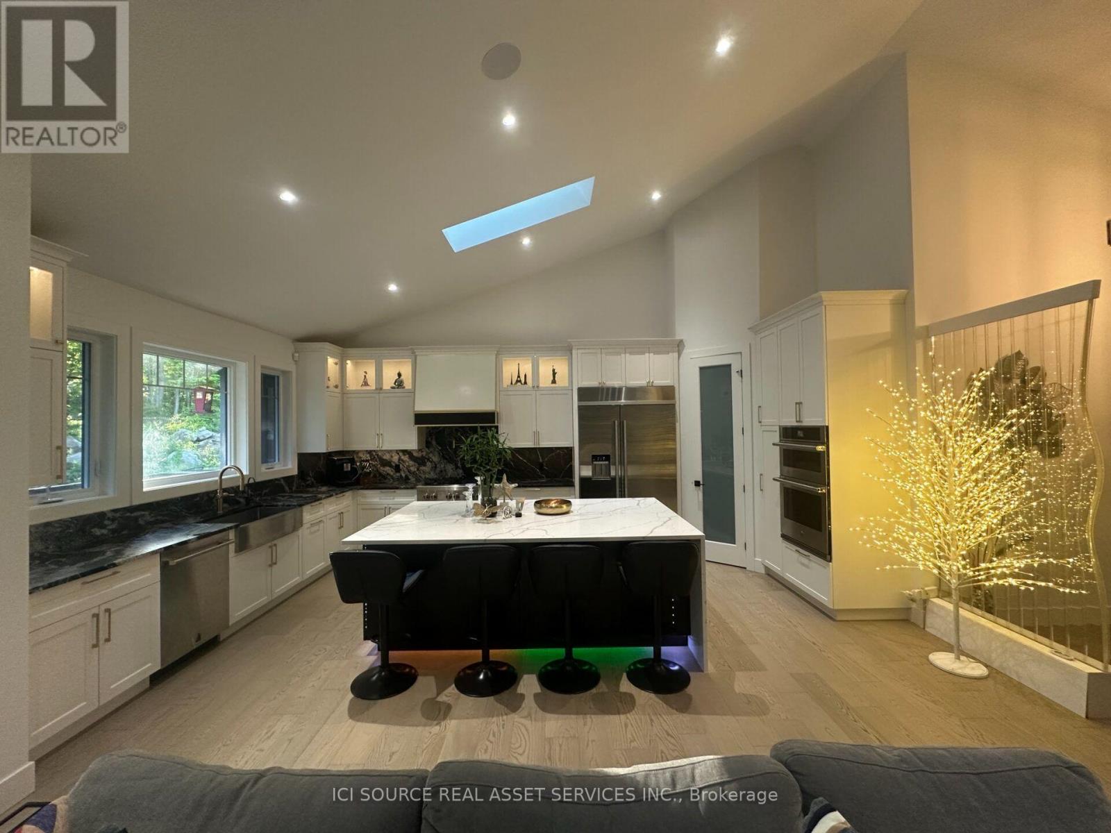 13 TIMBERRUN COURT - 12