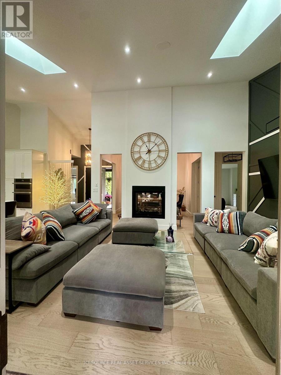 13 TIMBERRUN COURT - 14
