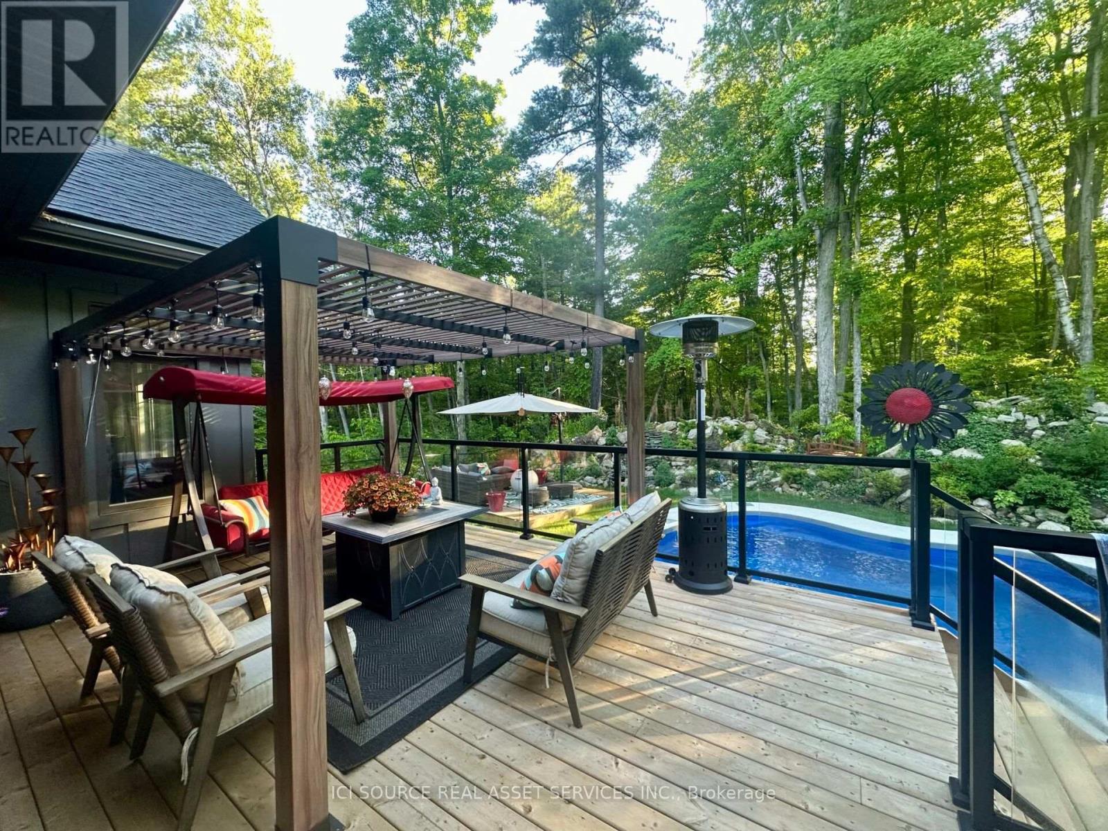 13 TIMBERRUN COURT - 28