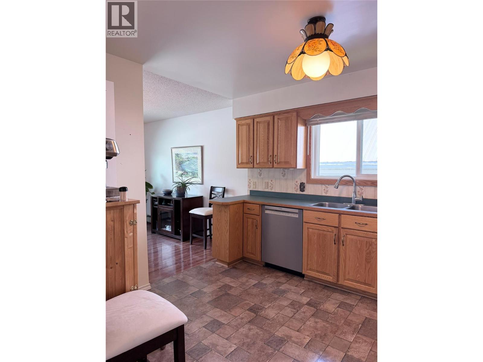 66 WALLINGER Avenue - 26