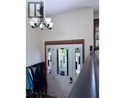 Living room - 66 Wallinger Avenue, Kimberley, BC V1A1Y5 Photo 11