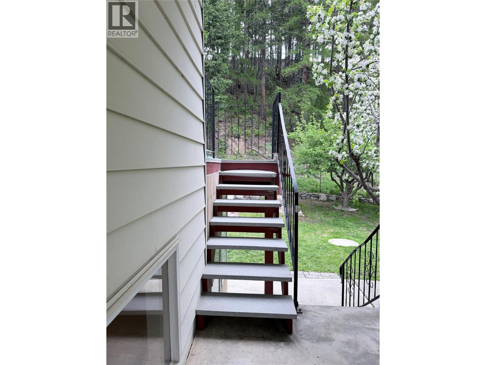 66 WALLINGER Avenue - 10