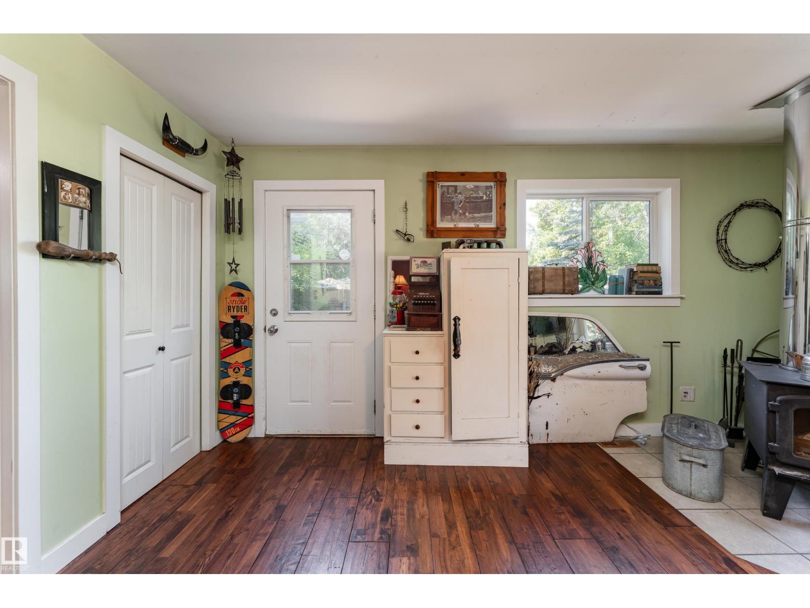 130 Lakeshore DR - 19