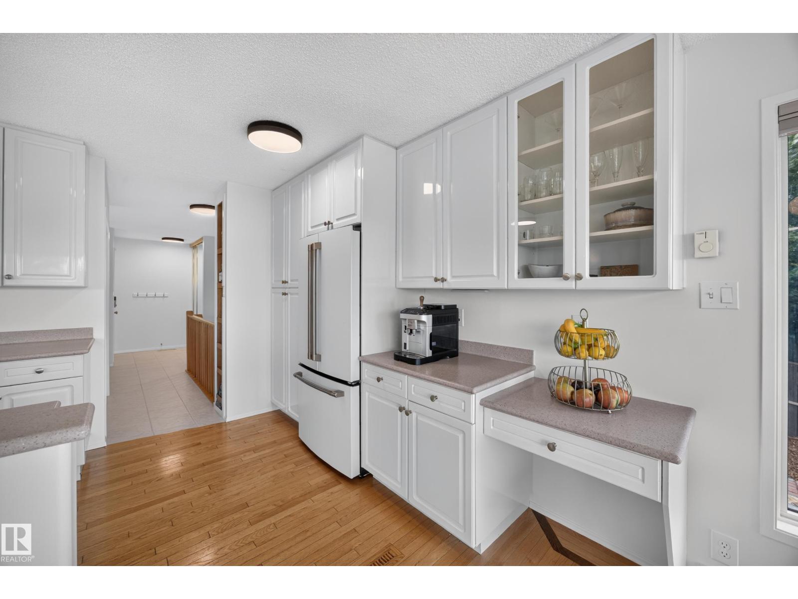 3411 103 AV NW - 5