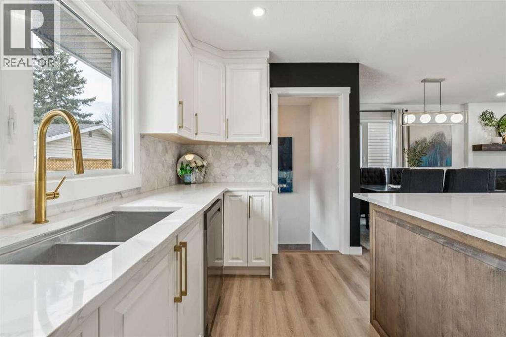 15 Brookmere Place SW - 16