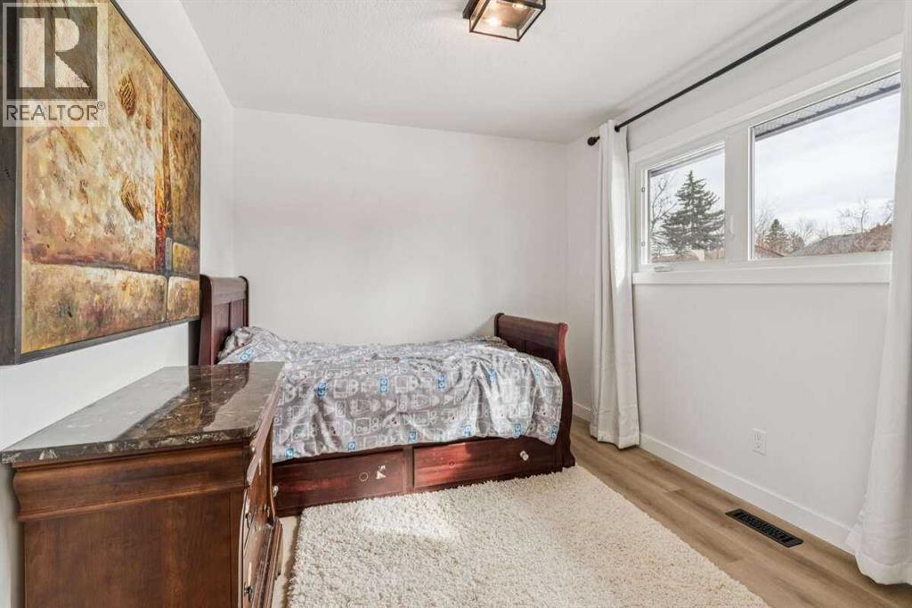 15 Brookmere Place SW - 23