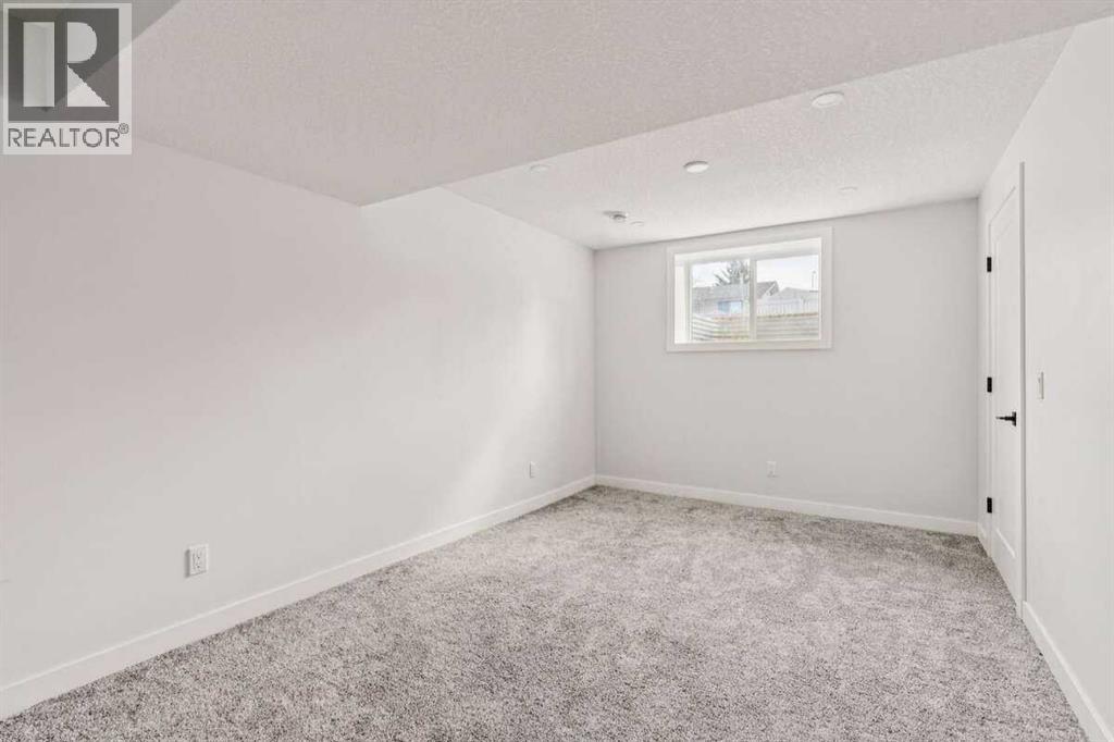 15 Brookmere Place SW - 32