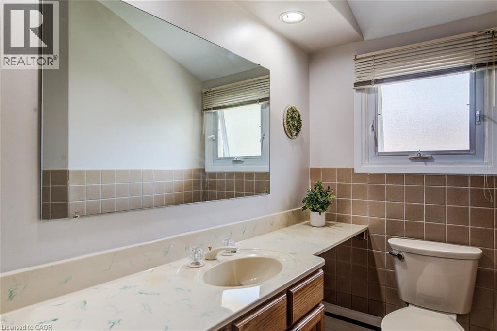97 WESTMOUNT Road S - 22