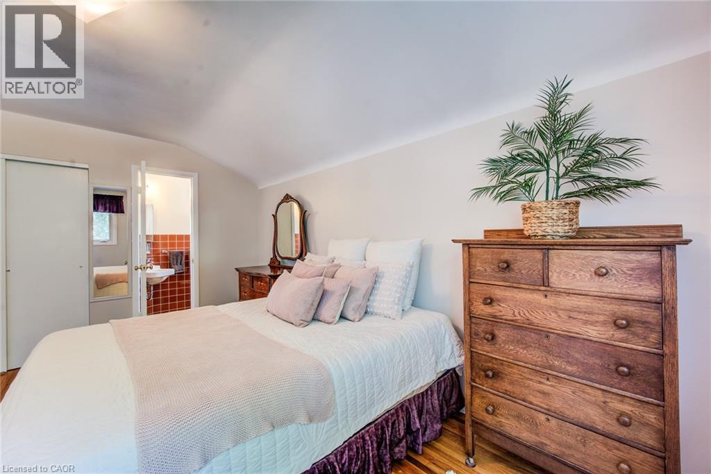 97 WESTMOUNT Road S - 24