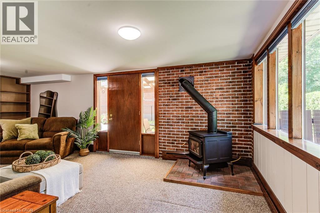 97 WESTMOUNT Road S - 32