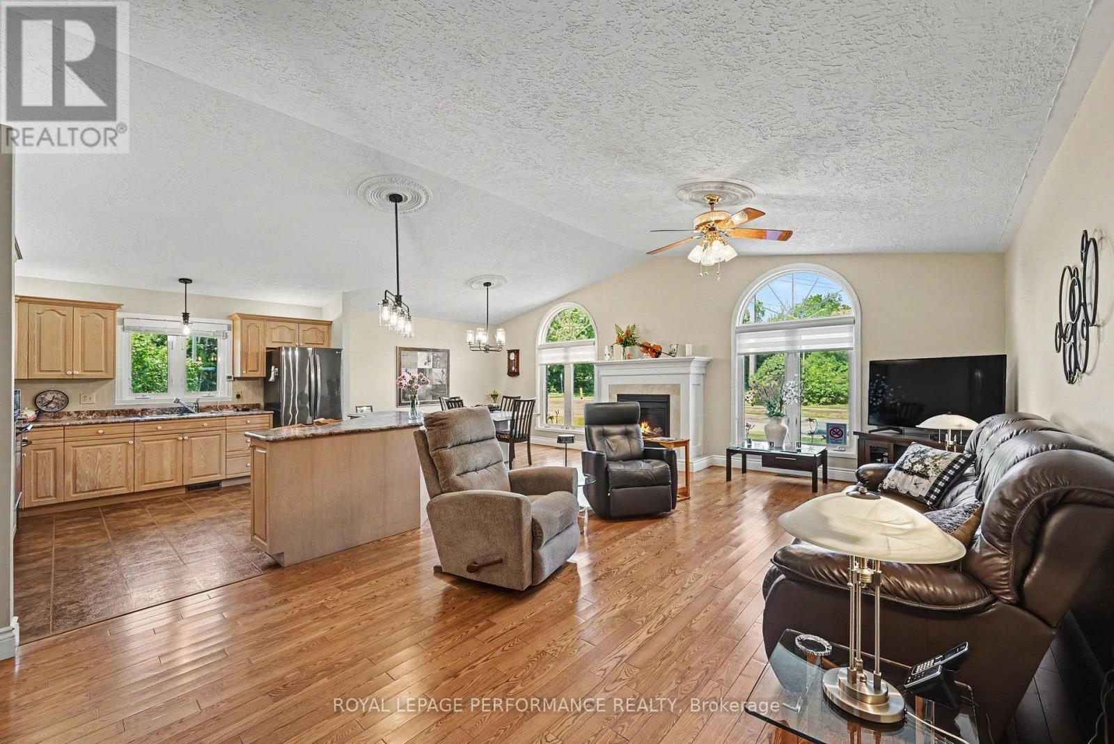 1401 HOLY CROSS BOULEVARD - 4