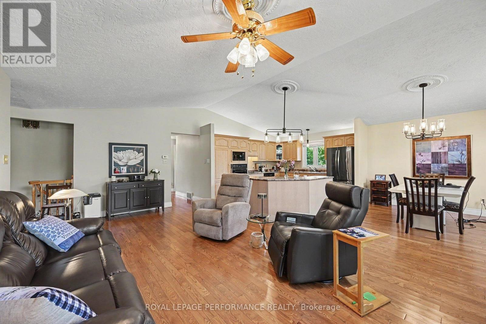 1401 HOLY CROSS BOULEVARD - 6