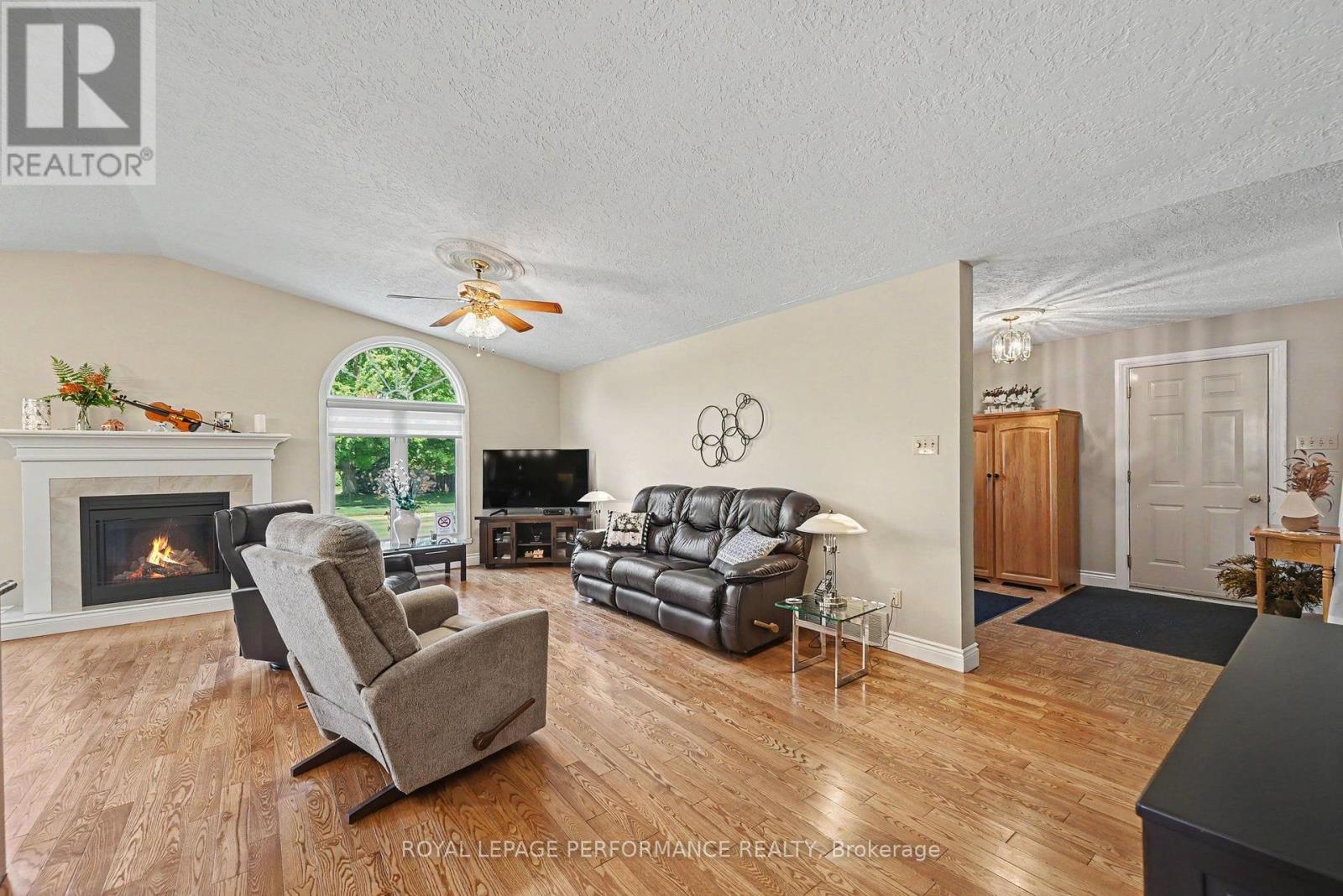 1401 HOLY CROSS BOULEVARD - 7