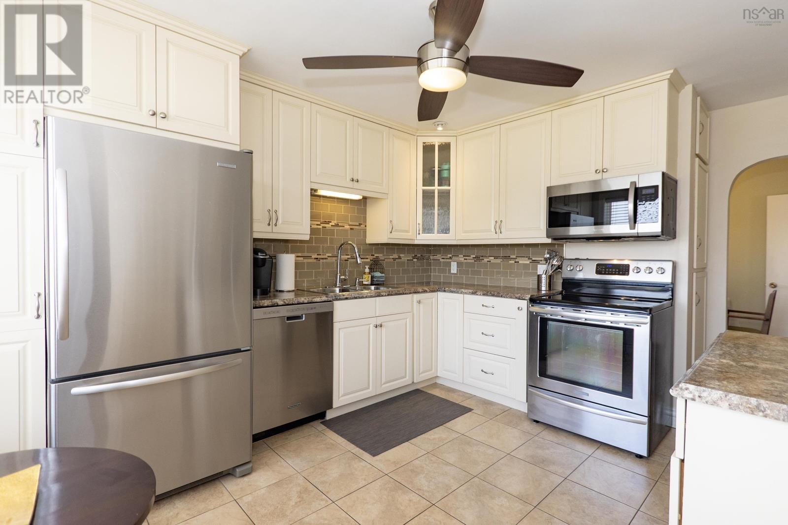 12 Central Avenue - 10